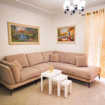 Apartment Sweet New Pazar Tirana Exterior foto